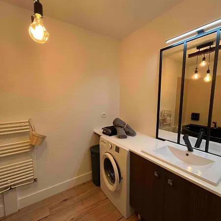 Balnéo Jardins D'eloïse à Appartamento