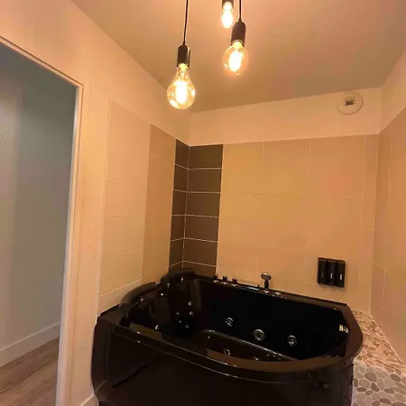 Balneo Jardins D'eloise A Apartmán *