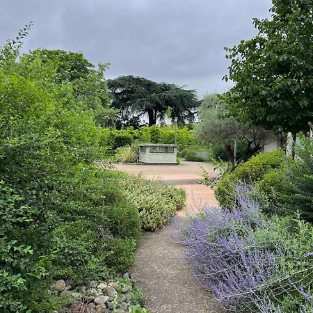 Balnéo Jardins D'eloïse à Appartamento *