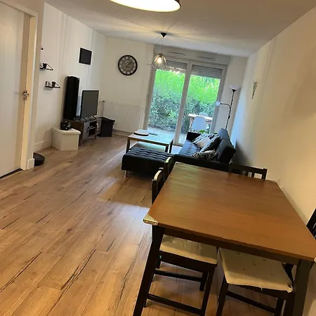 Balnéo Jardins D'eloïse à Appartement Toulouse